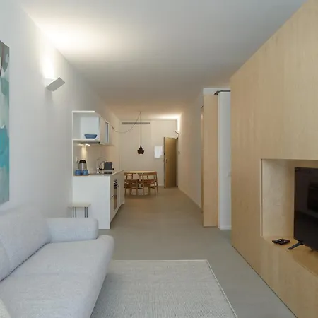 Urban Residences Sacadura Apartament *