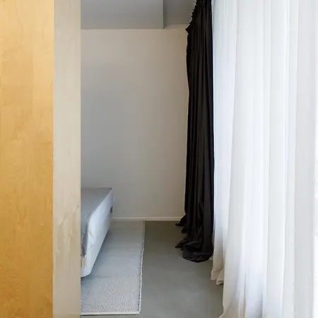 Urban Residences Sacadura Апартаменты
