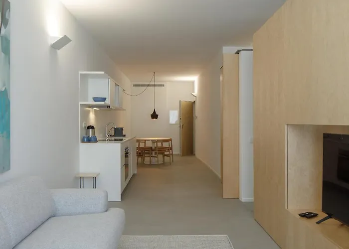 Urban Residences Sacadura 아파트 *